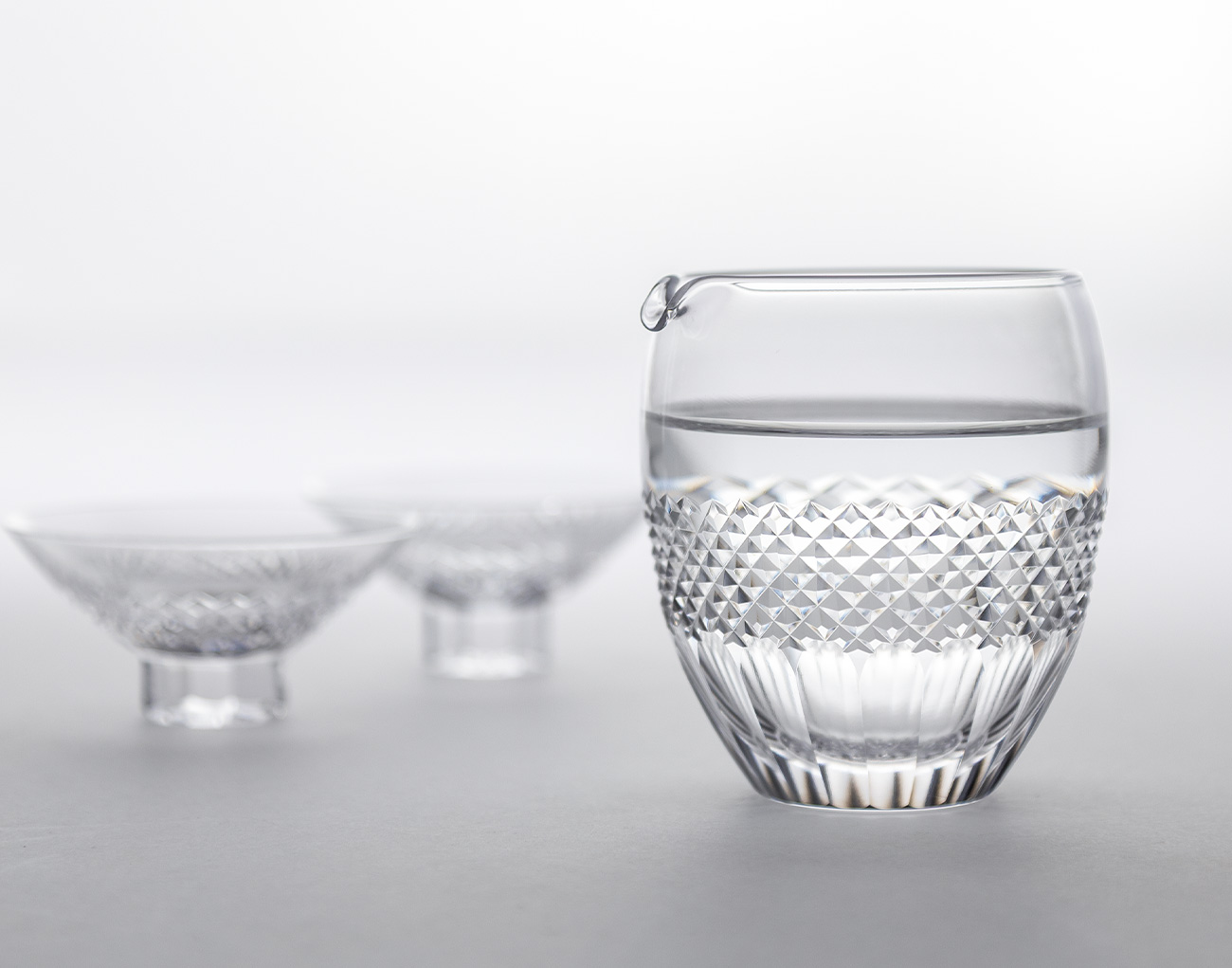 各務クリスタル　江戸切子　時計　232g 共箱　東H5-1111☆1Fタカサ 各務クリスタル 江戸切子 時計 232g 共箱 東H5-1111☆1Fタカサ 江戸切子