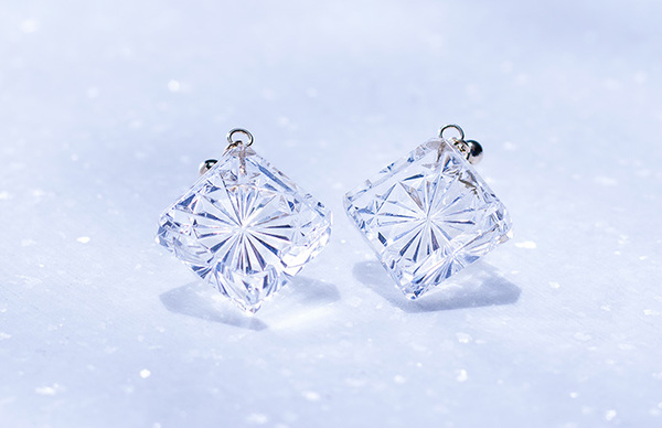 ピアス